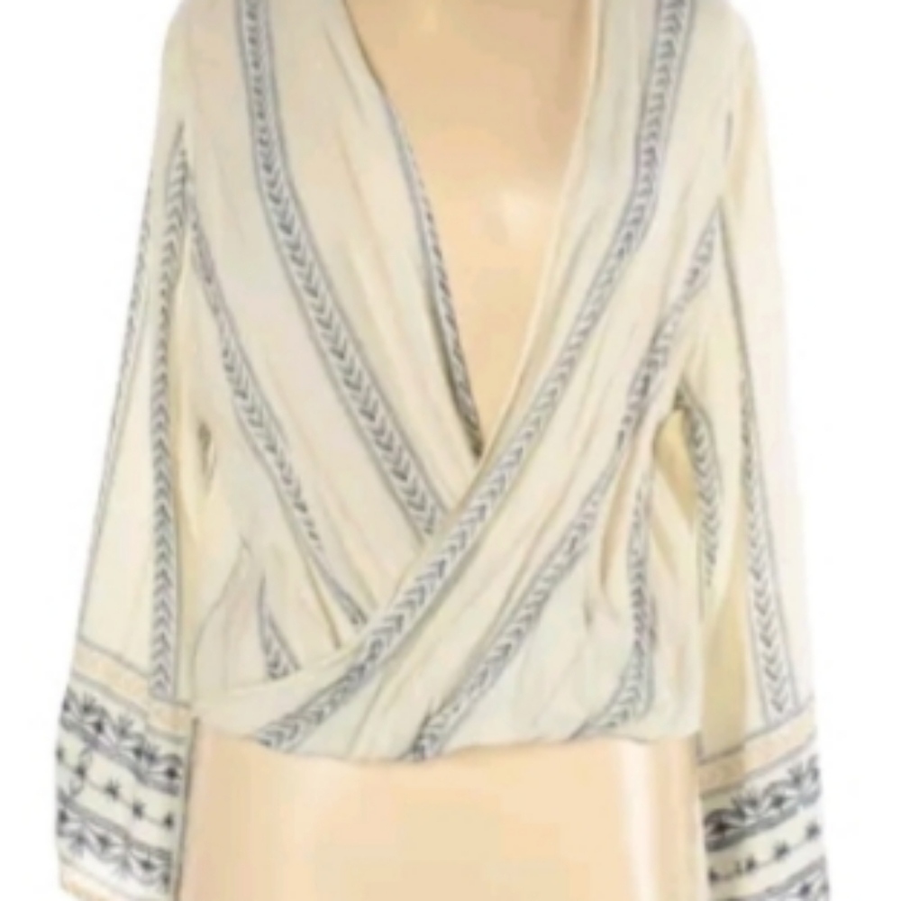 Into drape v-neck long sleeve blouse sz 6